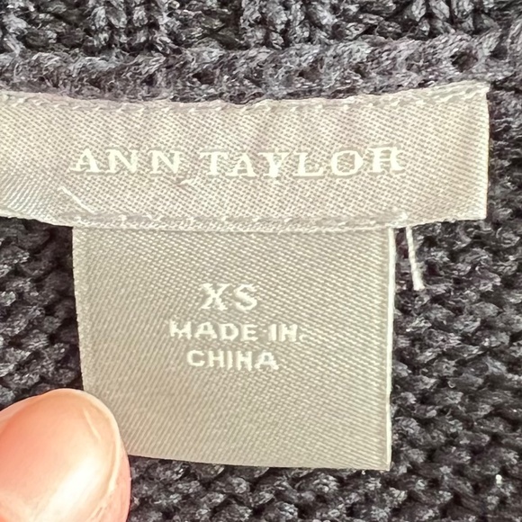 Ann Taylor XS Navy Sweater Cardigan Two Button 3/4 Sleeve Silk/Cotton Blend - Picture 7 of 12